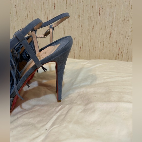 NWOB Christian Louboutin suede fringe t-stap sandals - Picture 5 of 9